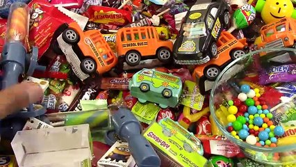 Back to School Bus Candy Filled Scooby-Doo Bus Minions Lollipops & A lot of Candy