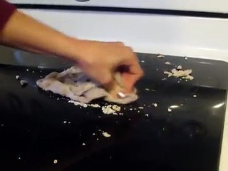 Une plaque de cuisson comme neuve juste avec 3 ingrédients !