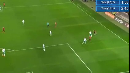 Le boulet de canon pleine lucarne de Cyprien !