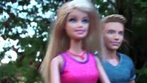 Barbie and Ken go to the Petting Zoo, Horse - Cute Animals, Walt Disney, Mattel Toy Movie Fun !