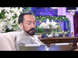 Adnan Oktar's live talk on A9 TV with simultaneous interpretation (08.01.2017)