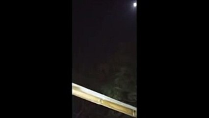 أول فيديو لسقوط الصواريخ على مدينة إيلات الإسرائيلية