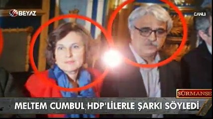Hayır oyu vereceğini açıklayan Meltem Cumbul HDP'lilerle kolkola