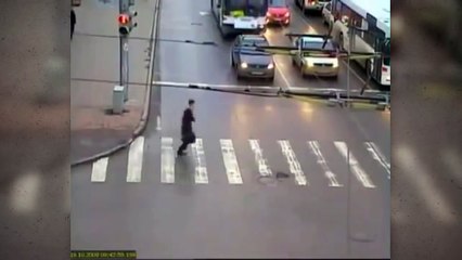 5 NEAR DEATH EXPERIENCES CAUGHT ON CAMERA!-uTDpbgqpcuk