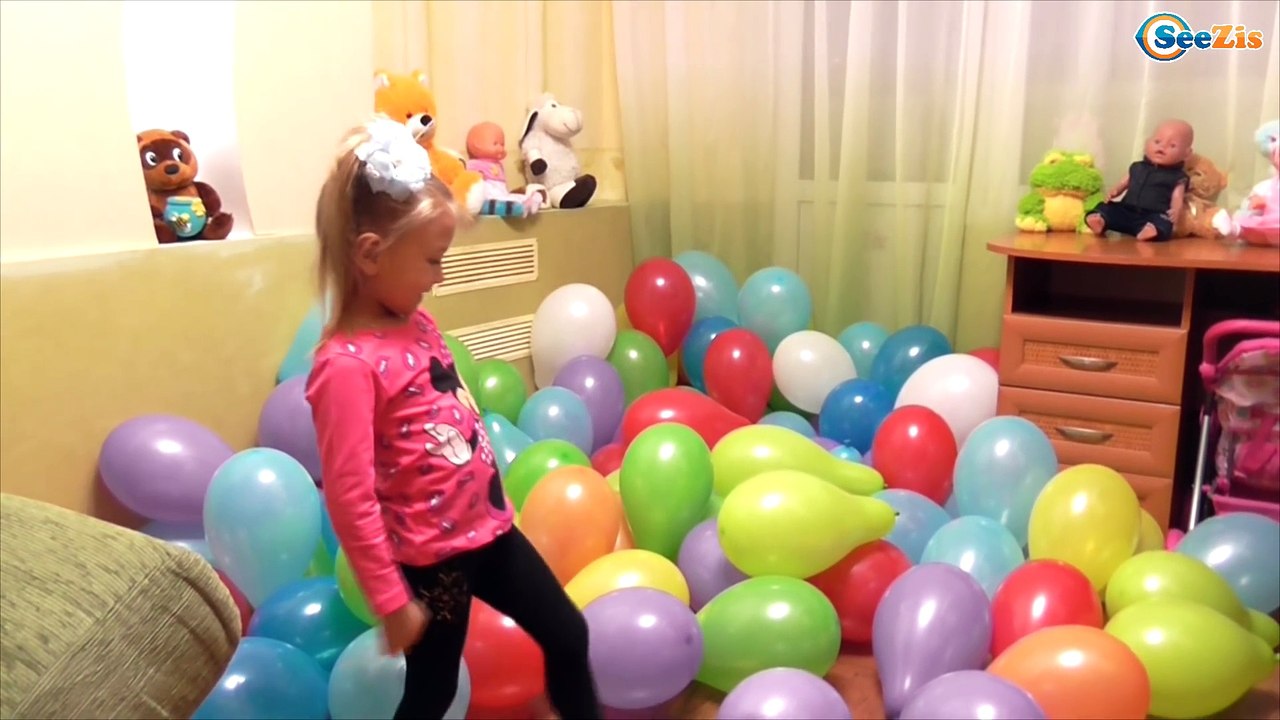 ✔ Spiderman. Ярослава и Человек Паук лопают шар...
