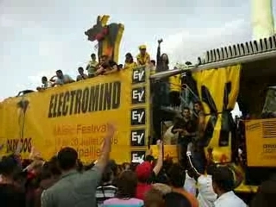 Technoparade 2007 - Bar Live - Dark Dog