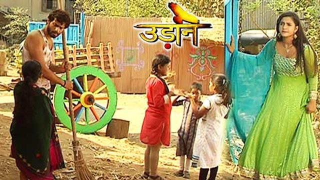 Chakor Sends Food To Suraj | उड़ान | Udaan