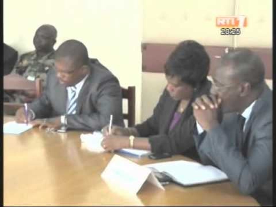 La ministre de la salubrité urbaine a eu une séance de travail avec le ministère de la défense