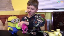 BAD BABY МИНЬОН КАКАЕТ Бананами ВРЕДНЫЕ ДЕТКИ ПРАНК Видео для детей Minions Toys