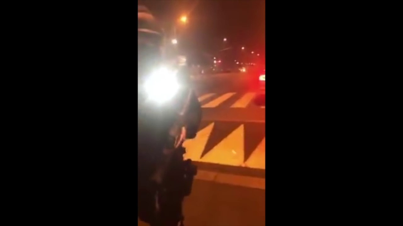 Un policier sort : "Fais voir ton téléphone ou je t'allume" à un jeune d'Aulnay sous bois