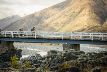 The Pioneer 2017 – Stage 5 “Queen Stage” from Lake Ohau to Hawea (NZ)