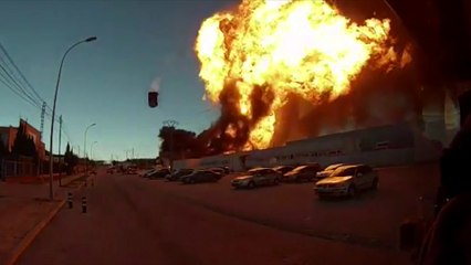 Enorme explosion dans une usine de Paterna en Espagne