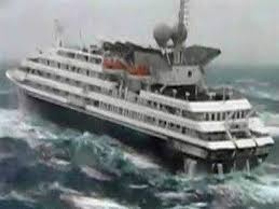 10 TOP SHIPS IN STORM INCREDIBLE VIDEO
