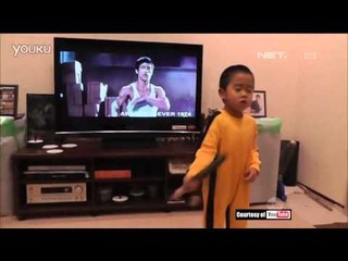 Download Video: Bocah laki-laki mengikuti gerakan Bruce Lee