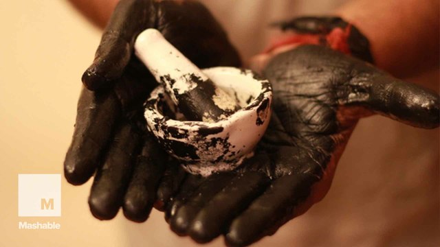 These artists are painting with ink made from air pollution