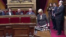 Ovació a Irene Rigau al Parlament després del judici pel 9-N