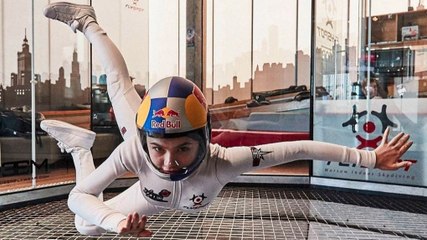 Maja Kuczyńska danse dans un simulateur de chute libre (Windgames 2017)