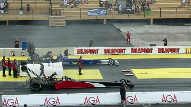 Ces dragster font trembler les tribunes au démarrage !! Course de voitures