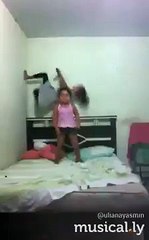 Misericórdia! Chama a mamãe, Kelly!