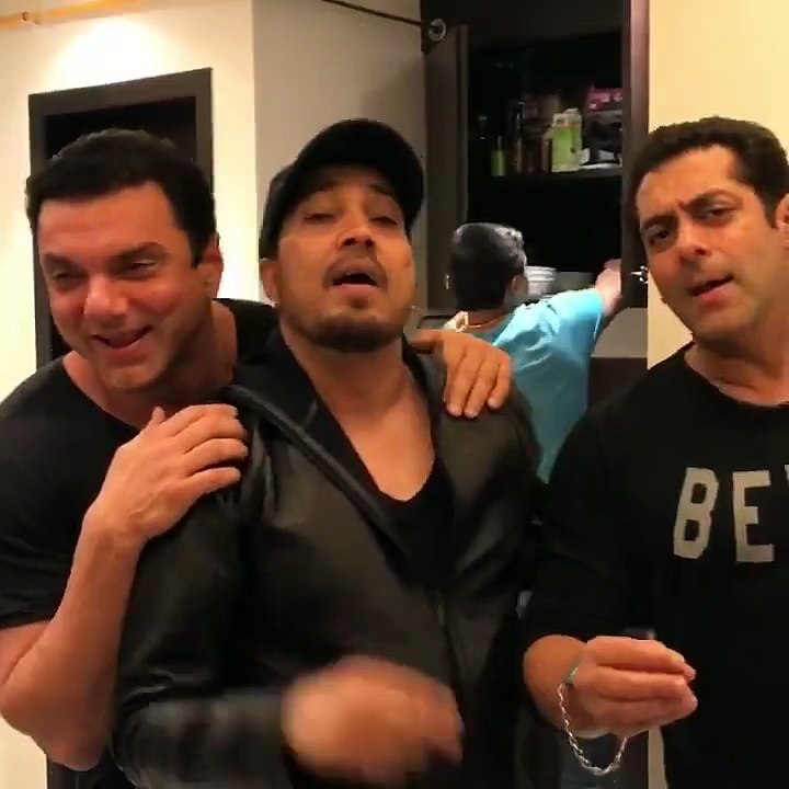Salman Khan | Mika sing - and - akhil khan | at a time live singing |