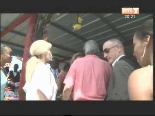 Avant le Dîner-Gala: Les invités visitent la "Case des enfants" de la Fondation Children Of Africa