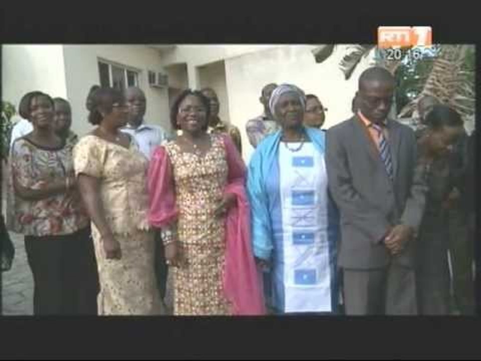 Le réseau Femme et gouvernance à reçu des dons de la Ministre de la Salubrité Urbaine