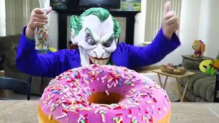Spider-man & Frozen Elsa Eat Giant Donuts w Spidergirl vs Joker Deadpool Fat Spiderman | Comic