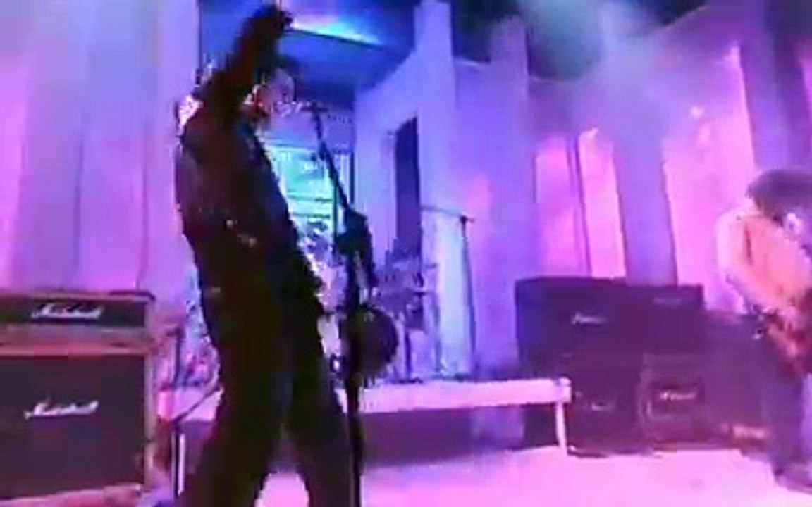 Muse - Plug In Baby, Top of the Pops, 03/23/2001