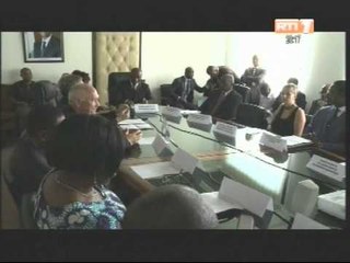 Parc National de Taï : Remise de 2 films documentaires au ministère de l'environnement