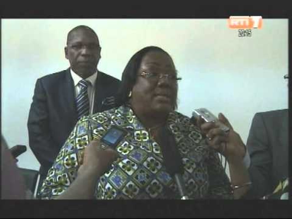 Salubrité : Le Ministre Anne Ouloto Rencontre les maires de Cote d'Ivoire