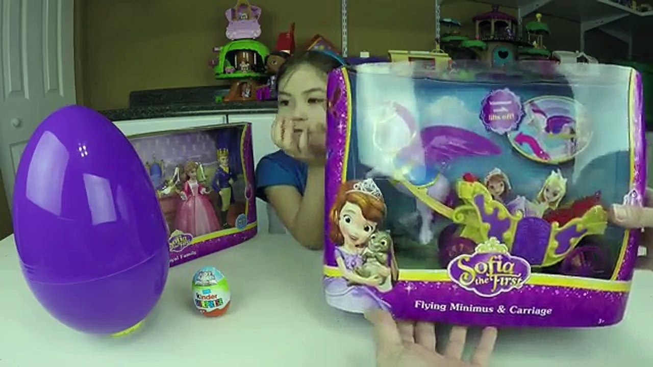 SURPRISE EGG OPENING SOFIA THE FIRST Surprise Toys Minimus Carriage & Royal Family + Kinder Egg Toy