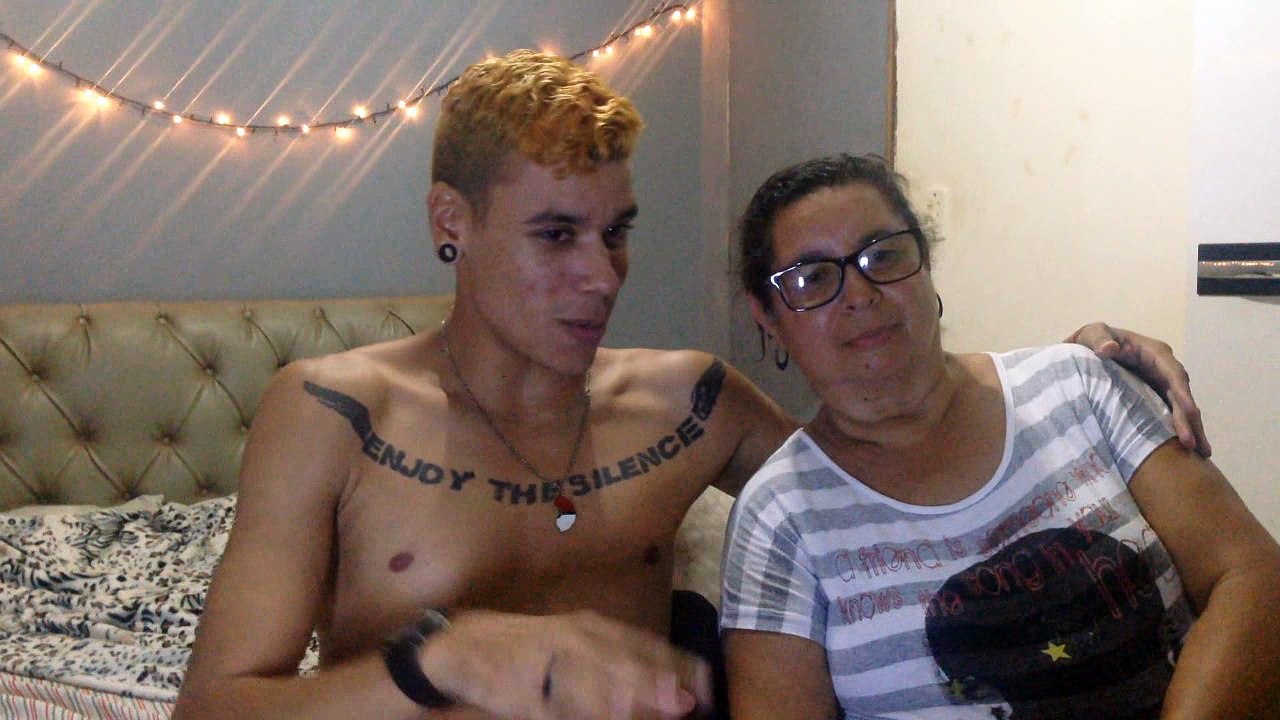 MINHA MÃE REAGINDO A WHINDERSSON NUNES