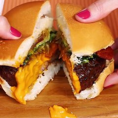 Hambúrguer recheado com Cheddar