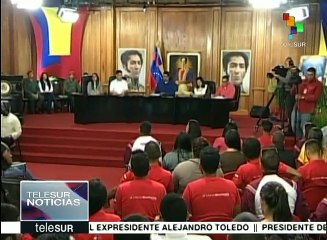 Presidente Maduro se reúne con jóvenes venezolanos