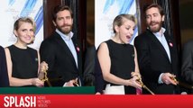 Jake Gyllenhaal hilft bei der Wiedereröffnung eines Broadway Theaters in New York City