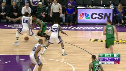 Marcus Smart No-Look Over-the-Shoulder Assist to Olynyk _ 02.08.17-aMHuLOOBnPQ