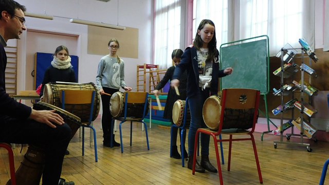 [Ecole en choeur] Académie Orleans-Tours école République-Liberté Joué-lès-Tours Soli des Manians kenkeni dunumba djembé
