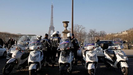 Париж: 20 мільйонів євро на скляний бар'єр навколо Ейфелевої вежі