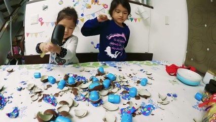 再アップ●普段遊び●完結！ハンマーで叩き割れ！チョコエッグ ディズニーキャラクター８♡まーちゃん【5歳】おーちゃん【3歳】-xpWLYlalE7c