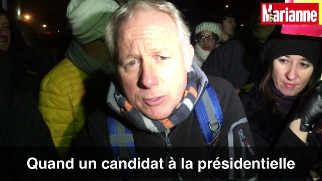 Fillon, en prison ! crient les manifestants au meeting de François Fillon à Poitiers