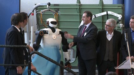 Il peut visser ou percer : le premier robot bricoleur est né