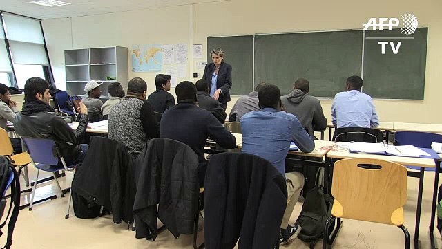 Migrants de Calais : de la «jungle» aux amphis