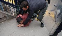 Ankara Üniversitesi'nde polisten akademisyene saldırı