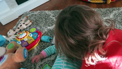 THIS BABYS FIRST TIME ON A SWING WILL MAKE YOU SMILE REALLY BIG!!