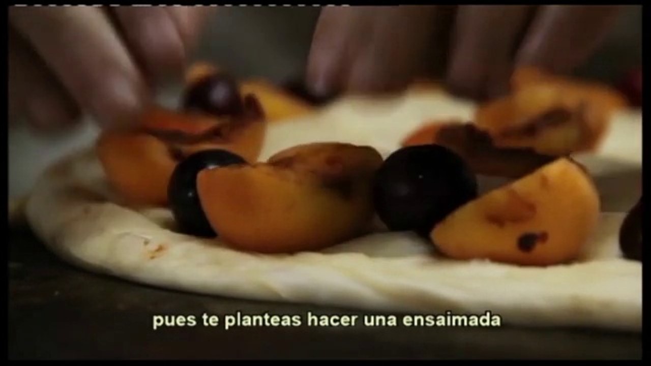 Spanish baker hard at work