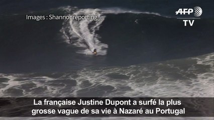 Surf: la Française Justine Dupont sur une vague géante de Nazaré
