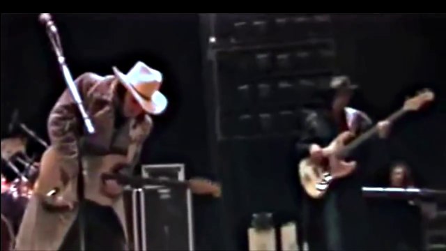 Test du son selon le guitariste Stevie Ray Vaughan... Un génie !