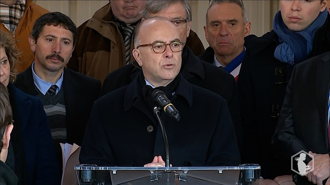Élevage : soutien moral et financier de Bernard Cazeneuve à la Ferme des 1000 veaux dans la Creuse