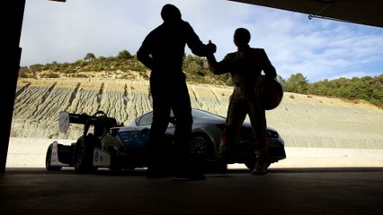 SEAT Leon CUPRA vs CAT09e - Two champions and one circuit