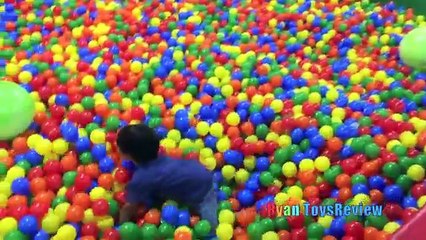 Giant Balls Pit Huge Indoor Playground Bounce House Kids Play Area Family Fun Play Center Trampoline